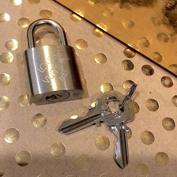 LOUIS VUITTON Silver Lock & 2 Keys Brushed Palladium Made In France NIB #321 - Picture 11 of 13